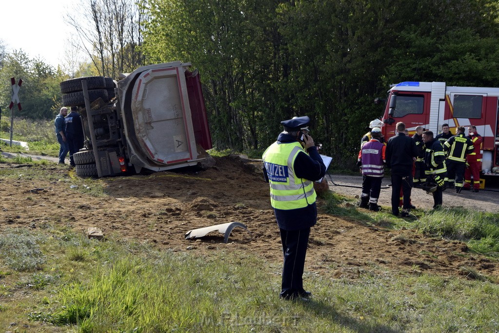 Schwerer VU LKW Zug Bergheim Kenten Koelnerstr P157.JPG - Miklos Laubert